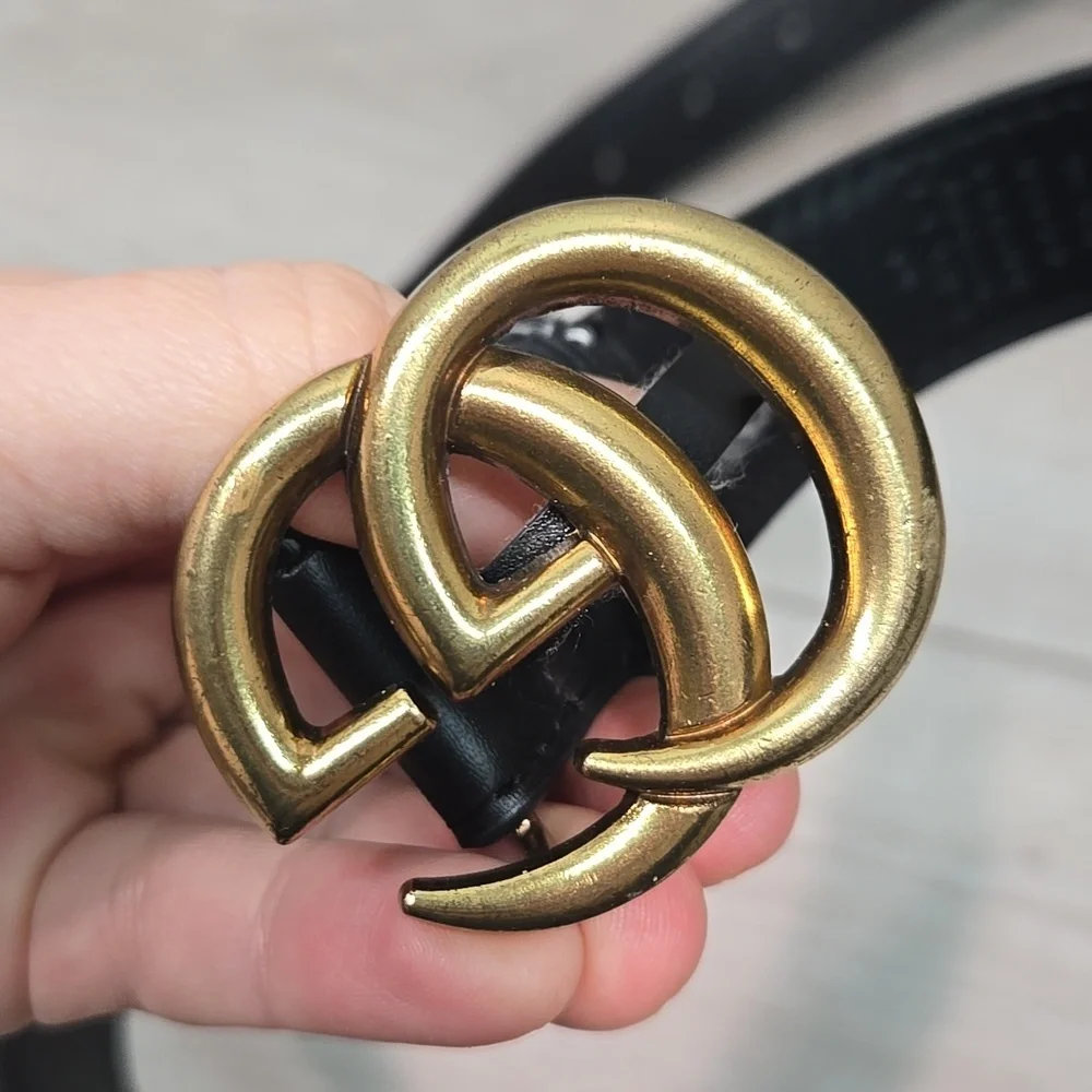 Gucci Women Black Leather Belt with Interlocking Gold Double-G Buckle